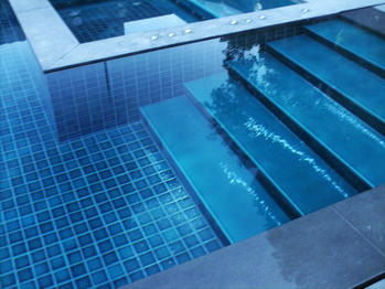 Pyrolave Suisse c/o Ruf Design AG - Der Lavastein bietet vielfältige Möglichkeiten lebendige Farben und Strukturen hinzuzufügen und zu kreieren. 